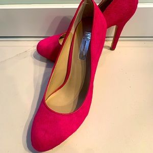 Beautiful hot pink fur pumps